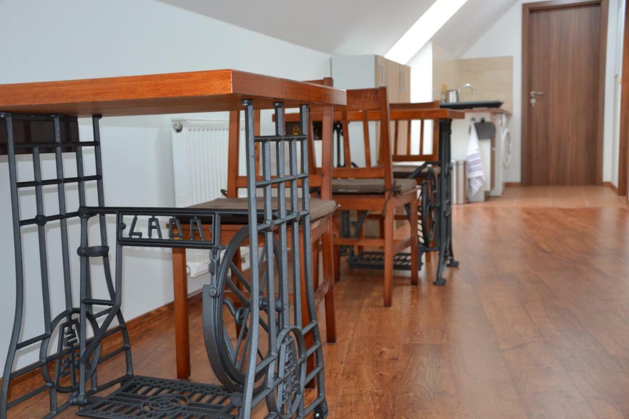 Attic Rooms Tabor Ngoại thất bức ảnh