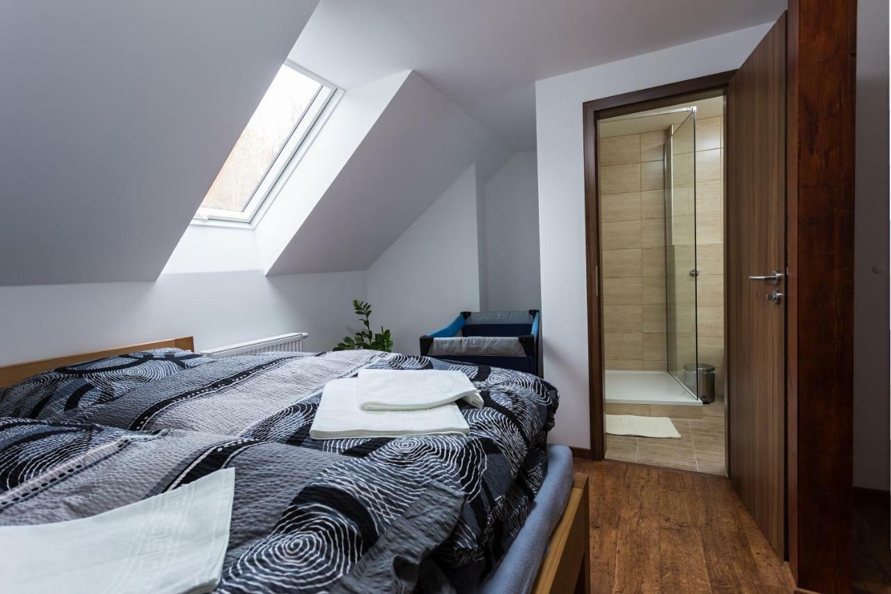 Attic Rooms Tabor Ngoại thất bức ảnh