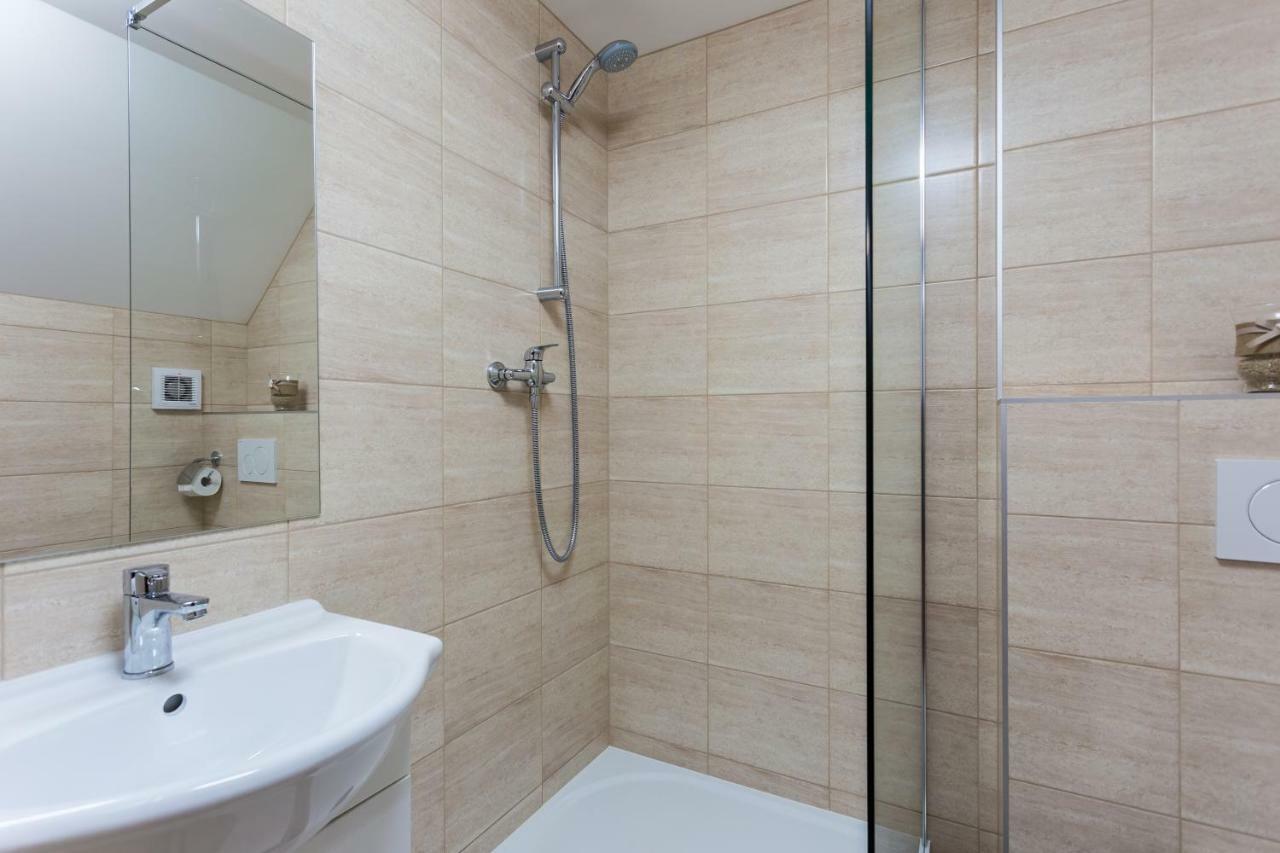 Attic Rooms Tabor Ngoại thất bức ảnh